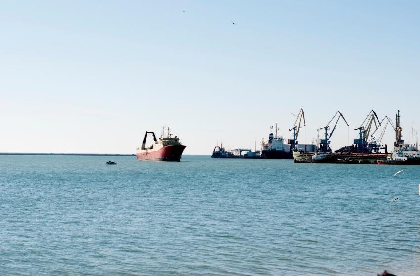 The invaders stole five ships with grain from the port of Berdyansk
