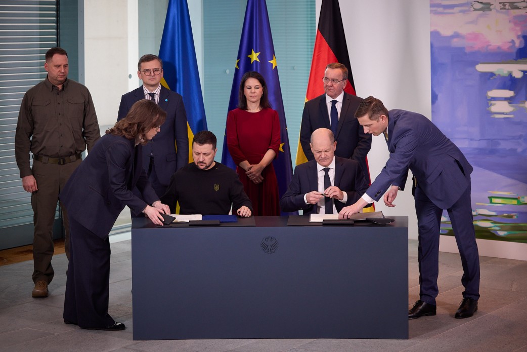 Volodymyr Zelensky and Olaf Scholz signed a security agreement